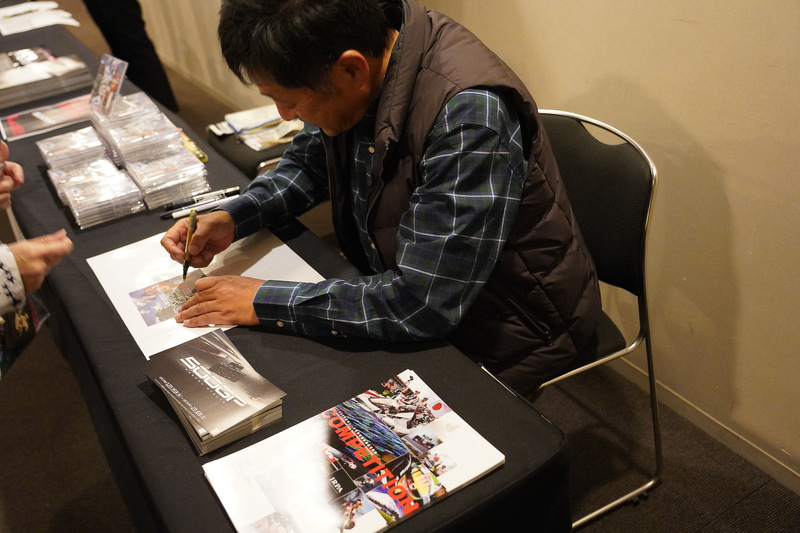 松本カメラマンのサイン会