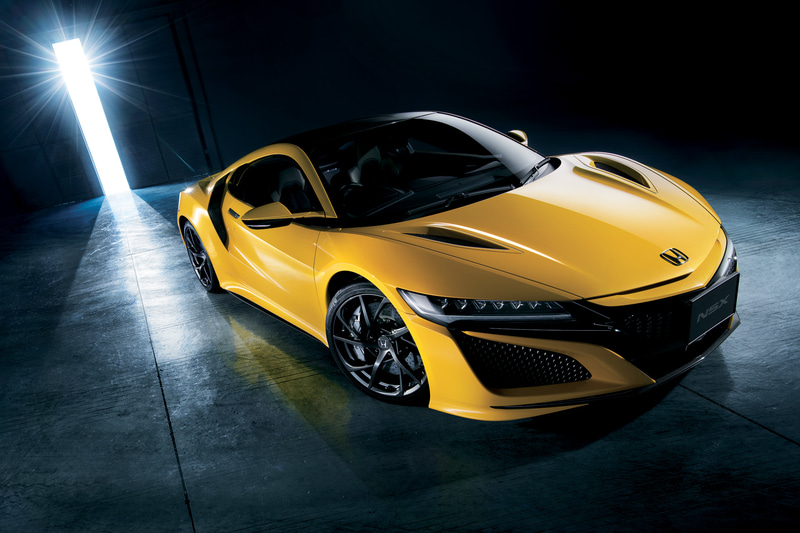 日本初展示となるNSXの新色インディイエロー・パールII