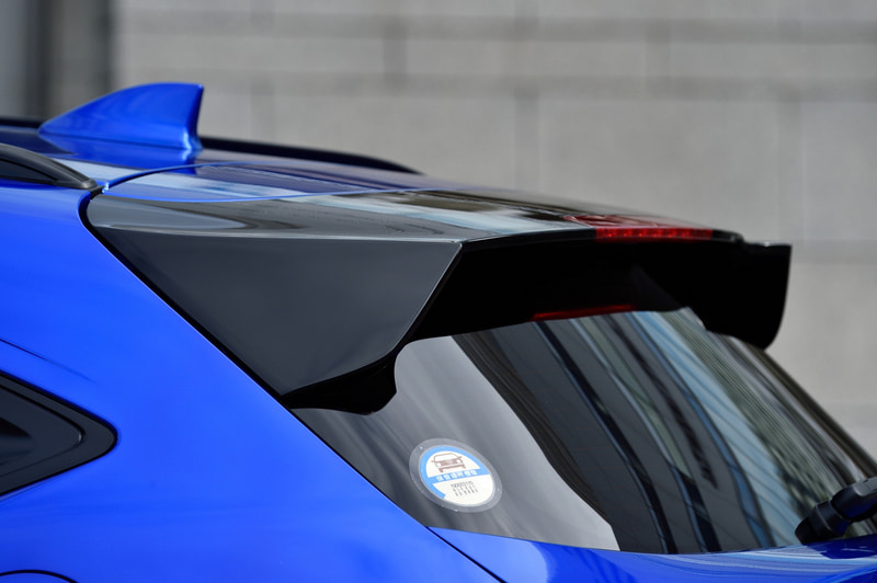 大型テールゲートスポイラー