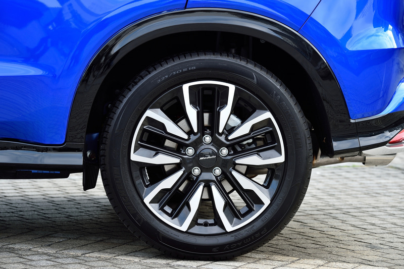 18インチはミシュラン プライマシー3が指定タイヤとなる。サイズは225/50R18 95V