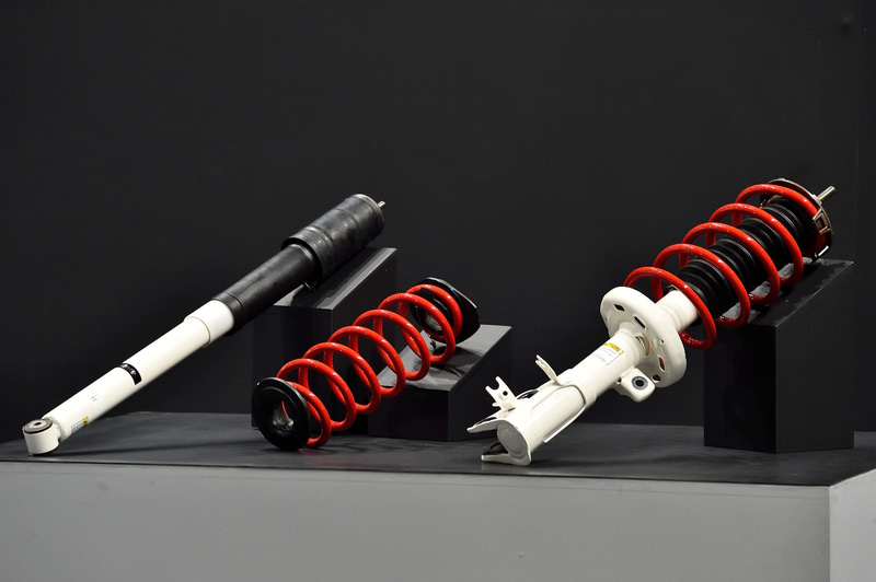 専用サスペンション