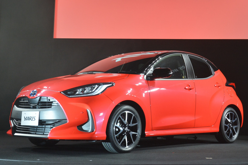 写真はワールドプレミア発表会で世界初公開された「ヤリス」プロトタイプモデル