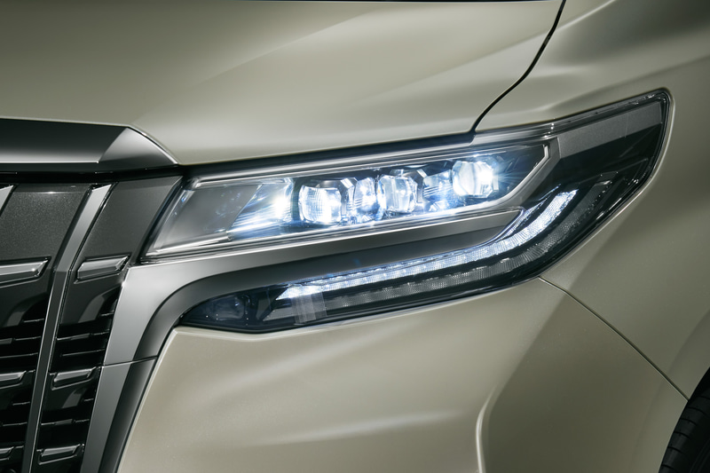 3眼LEDヘッドライト（アルファード）