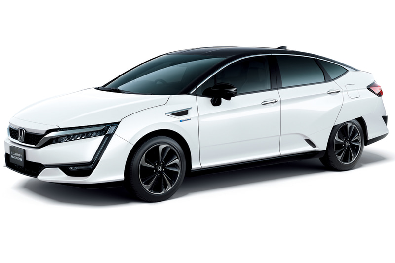 プラチナホワイト・パール（ルーフカラー:ブラック、インテリアカラー:プラチナムグレー）