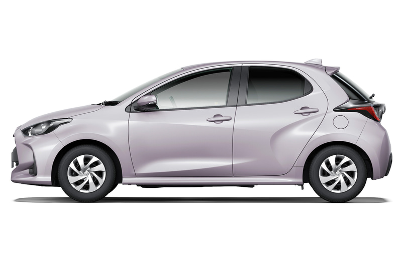 新色の「アイスピンクメタリック」（3万3000円高）