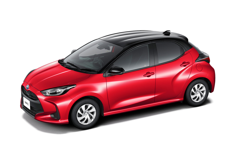 「ブラック×コーラルクリスタルシャイン」（7万7000円高）