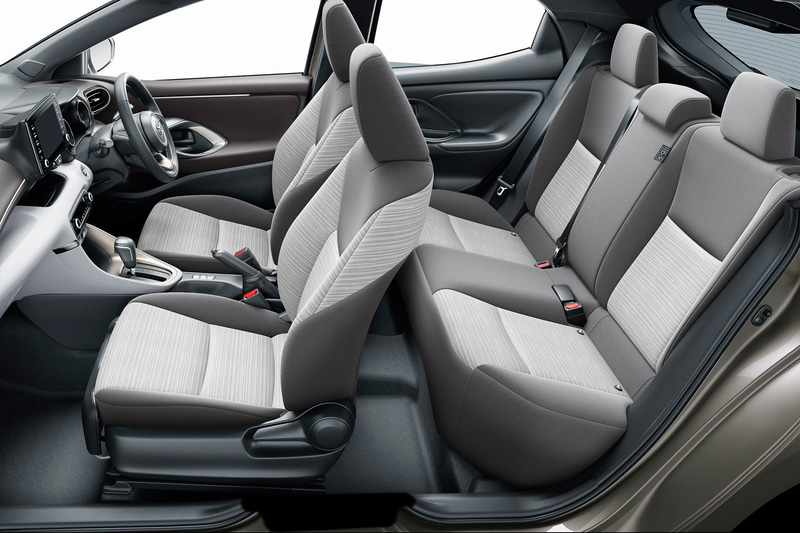 Z（1.5リッター車）の車内。内装色はクレアトープ