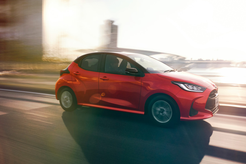 新型ヤリスの走行イメージ