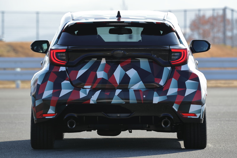 これは、新型ヤリスベースのGR ヤリス プロトタイプ。ルーフはSMCになるので、カーボンカラーになる予定とのこと