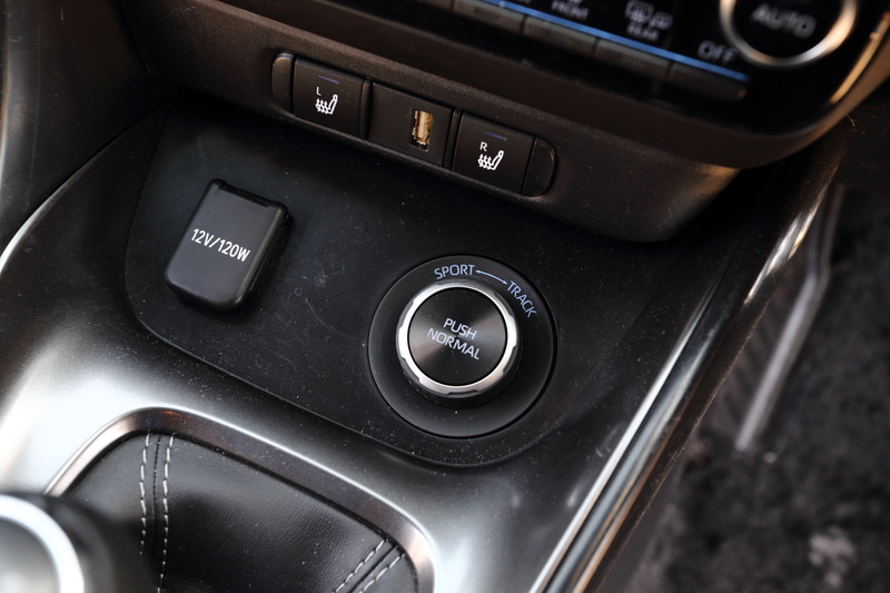 4WDモード切り替えスイッチ。RAV4と同じスイッチ