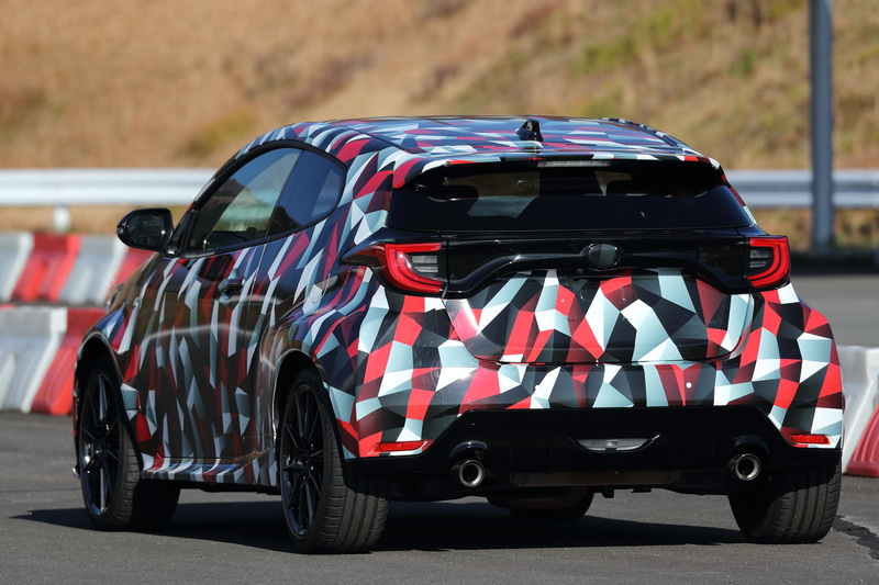 これは、新型ヤリスベースのGR ヤリス プロトタイプ。ルーフはSMCになるので、カーボンカラーになる予定とのこと