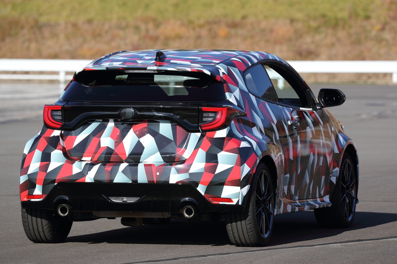 これは、新型ヤリスベースのGR ヤリス プロトタイプ。ルーフはSMCになるので、カーボンカラーになる予定とのこと