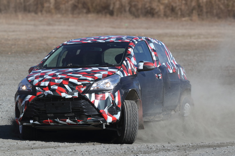 黒テープは艤装（ぎそう）というより、ダート走行によってボディが傷つかないよう配慮しているため