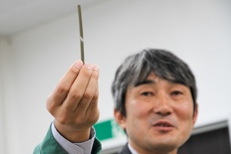 シリカでタイヤを作ると緑がかった色になる