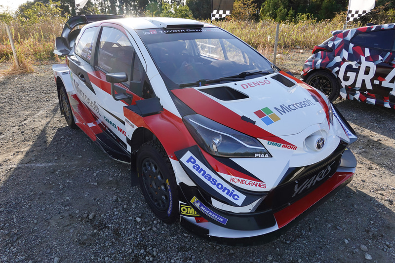現行ヤリスもWRC仕様は、かっこいいのひと言