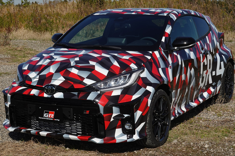 空力を重視した3ドアハッチバックボディ。リアコンビネーションランプには、エアロスタビライジングフィン（通称：お魚フィン）を見ることもできる