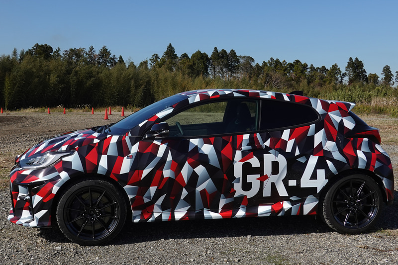 空力を重視した3ドアハッチバックボディ。リアコンビネーションランプには、エアロスタビライジングフィン（通称：お魚フィン）を見ることもできる