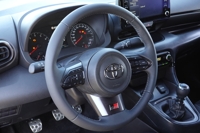 ステアリングホイール