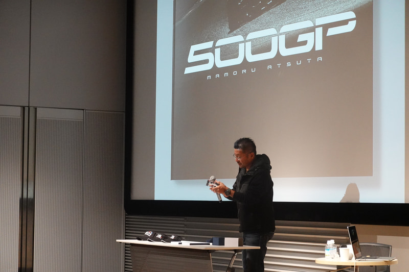 トークショーの最後は、熱田カメラマンからじゃんけんプレゼント