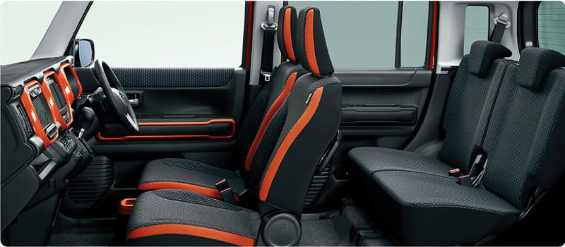 バーミリオンオレンジ内装のインテリア