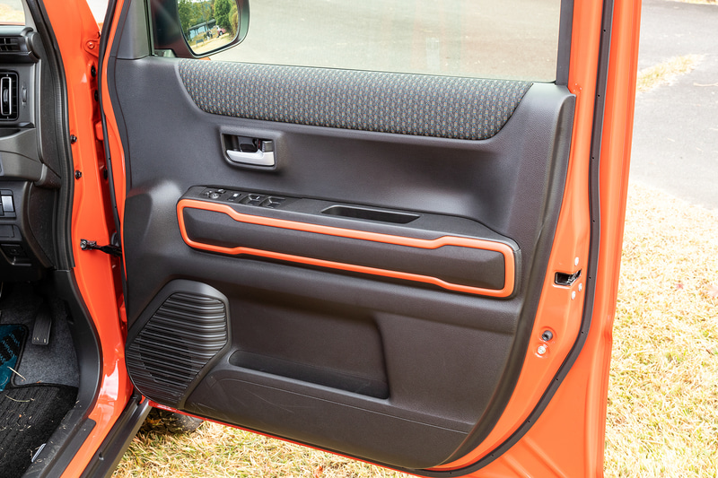 運転席ドアトリム