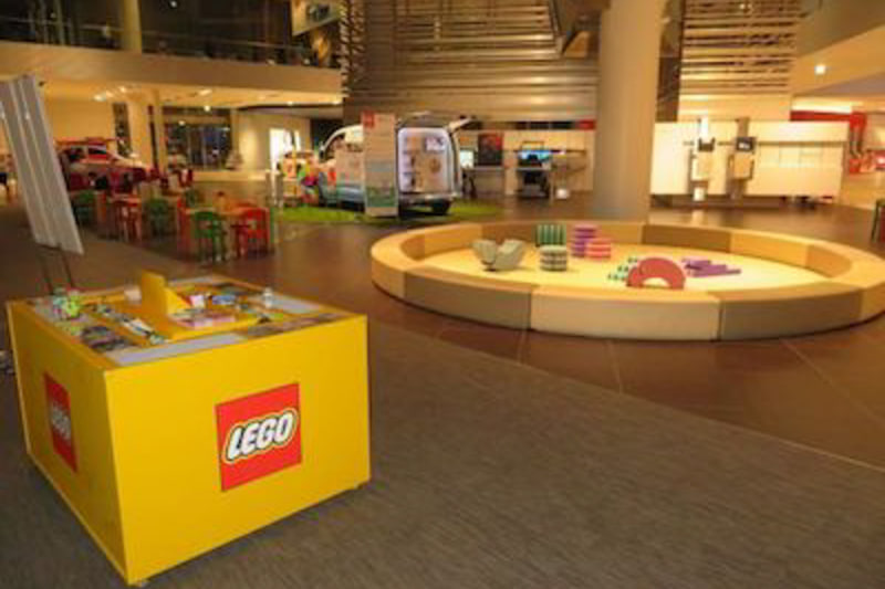 298ピースで見事に再現されている日産 GT-R ニスモ 76896。発売は2020年1月予定