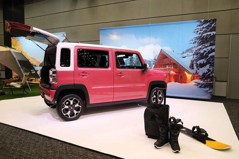 新型ハスラーとの生活を想像できるような展示も