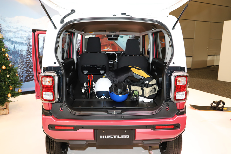 新型ハスラーとの生活を想像できるような展示も