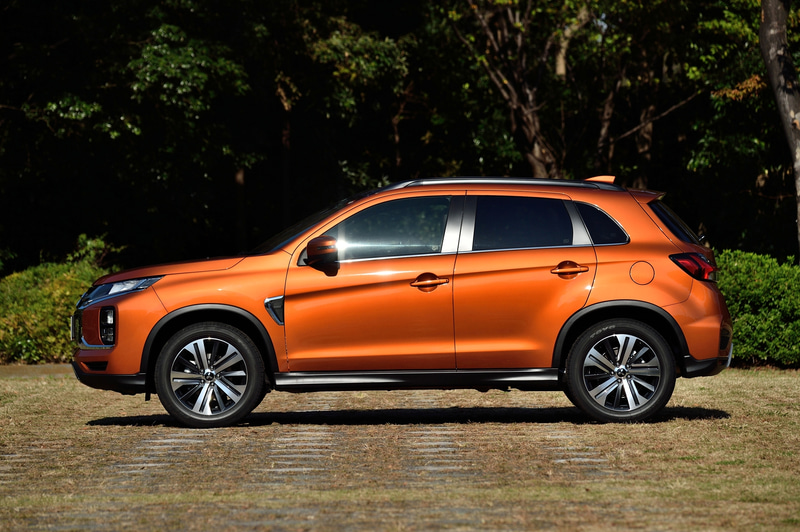 4WDの「RVR G」。価格は255万5300円で、試乗車は53万9000円分のメーカーオプション、19万3490円分のディーラーオプションを装着している