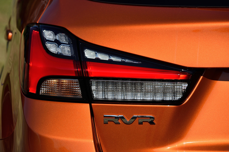 リアコンビネーションランプも内部のレイアウトを変更。T型のランプが横に広く発光することでワイド感、安定感を表現する