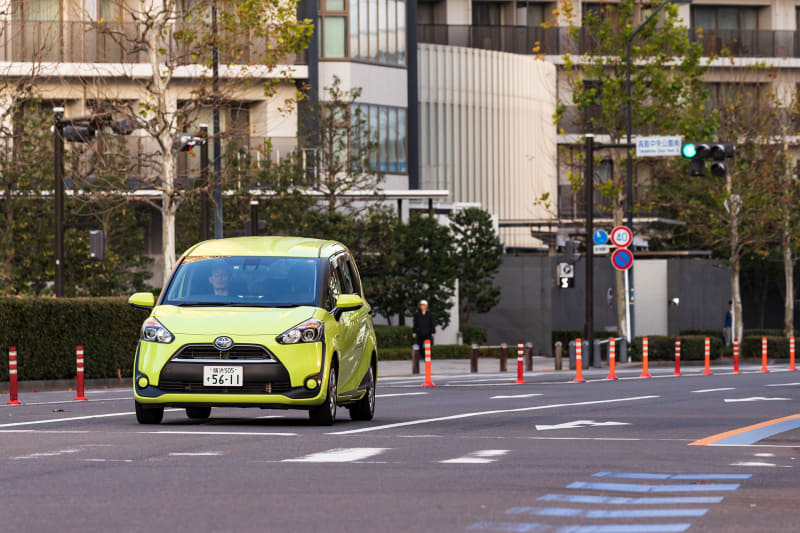 どんなときも見やすい画面で、不慣れな道も迷わず走れる