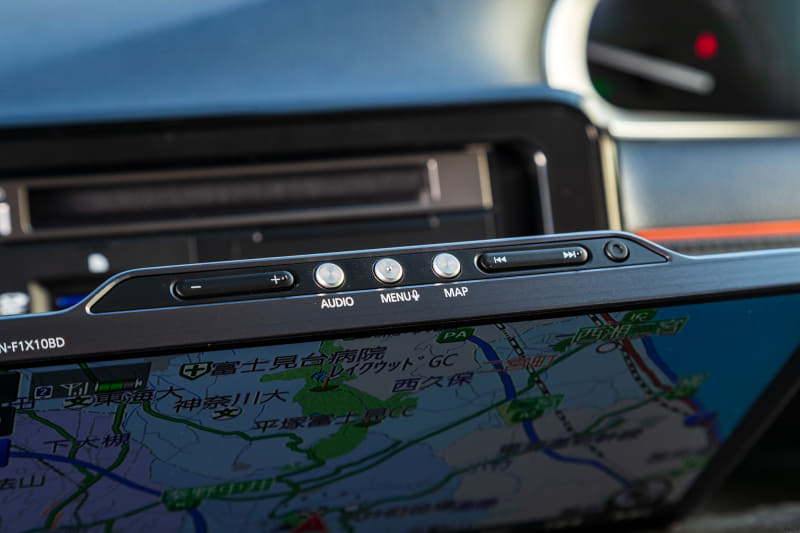 ディスプレイ上面に設けられたハードウェアキー