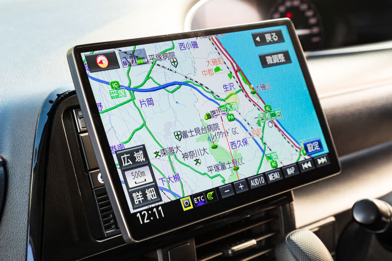 10V型の大画面だからこそ、安全・安心サポート機能がより活きる