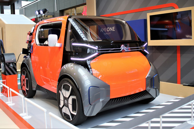 大胆さや際立った個性を持っていることもシトロエンのアイデンティティ。写真は3月のジュネーブモーターショー 2019で公開されたEV（電気自動車）のコンセプトカー「Ami One Concept」