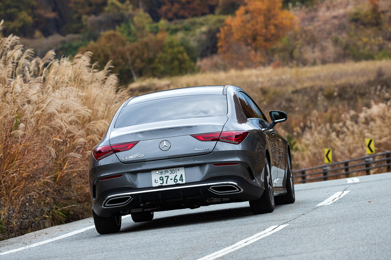 シャキッとした身のこなしが光るCLAクーペ 250 4MATIC