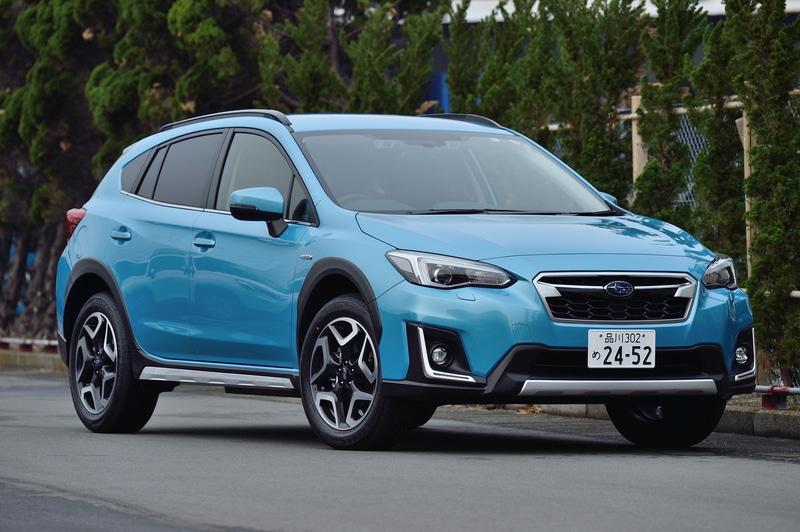 XV Advance。4WDモデルのみの設定で、価格は292万6000円。ボディサイズは4465×1800×1550mm（全長×全幅×全高）、ホイールベースは2670mm。最小回転半径は5.4m。切削光輝の18インチアルミホイールを装着し、タイヤはブリヂストン「DUELER H/P SPORT」（225/55R18）を装着