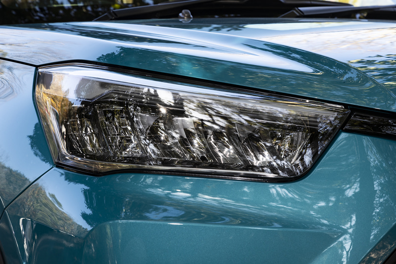 ヘッドライトの点灯パターン。最上級グレードとなるZはシーケンシャルターンランプなどが標準となる