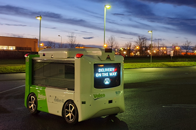 世界初公開となる自律型の電動配送ドロイド「Valeo eDeliver4U」