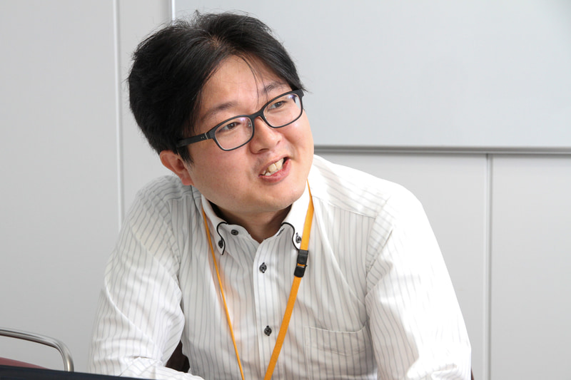 「余計な色づけのないリアルなサウンドで、空間表現能力が高い」と評価する山崎氏