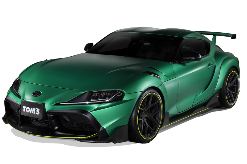 TOM'S SUPRAフロントビュー。ボディーカラーは特別色「LEGEND GREEN」