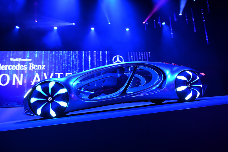 VISION AVTRのカニ歩きは披露されなかったが、特徴的なタイヤまわり