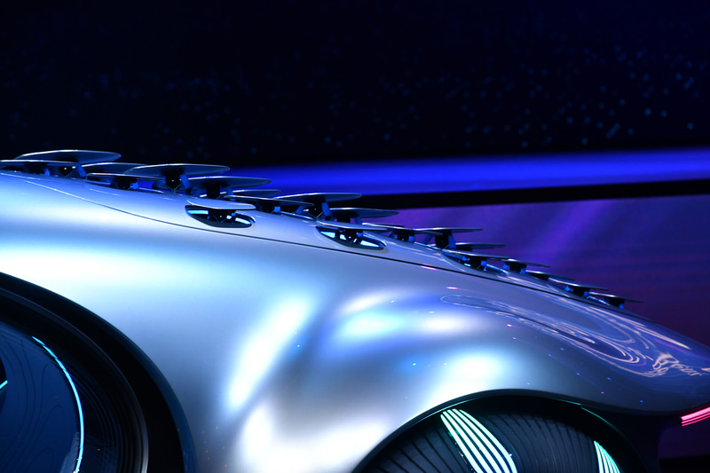 33個の多方向に動く「バイオニックフラップ」