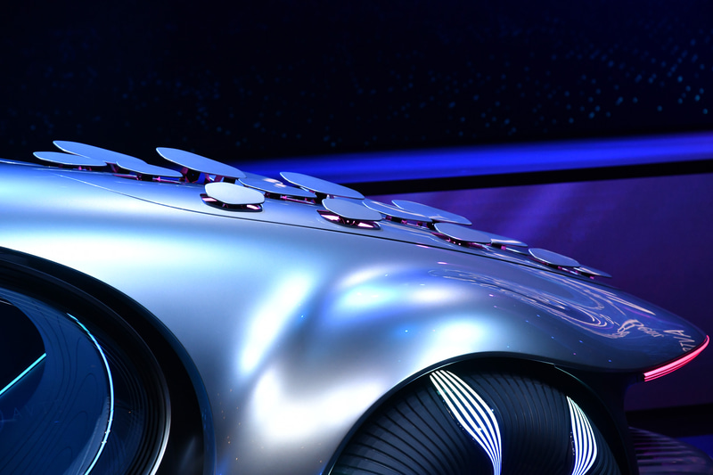 33個の多方向に動く「バイオニックフラップ」