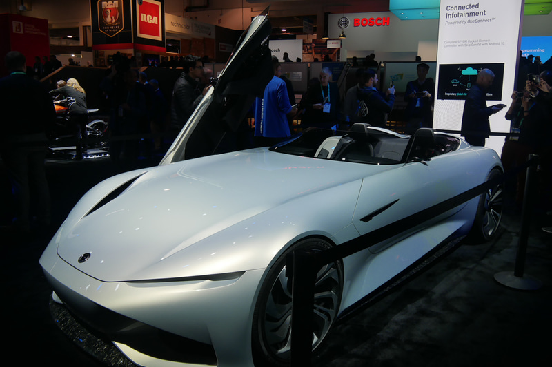 次世代コクピットシステムではKARMA AutomotiveのSC2 CONCEPTを展示