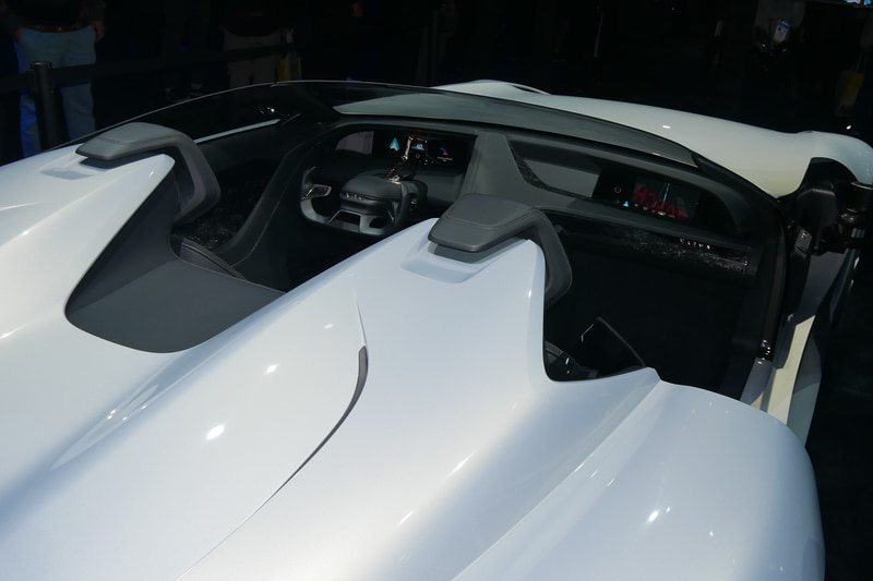 複数の画面を制御することなどを示した