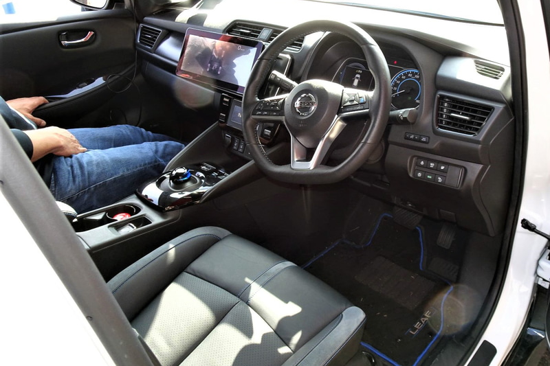 ベース車両は現行型「リーフ e＋」。ツインモーター仕様の4輪駆動仕様で、システム出力は227kW（約308PS）/680Nmを発生