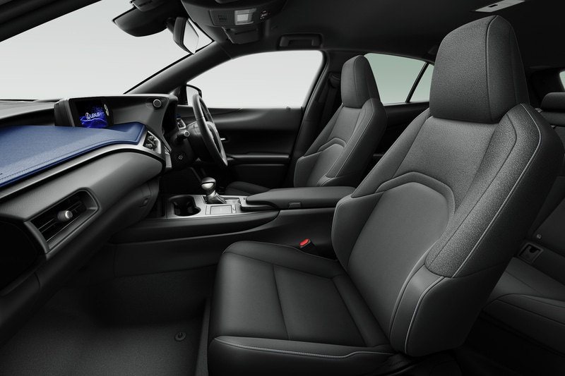 専用内装色（コバルト&ブラック）