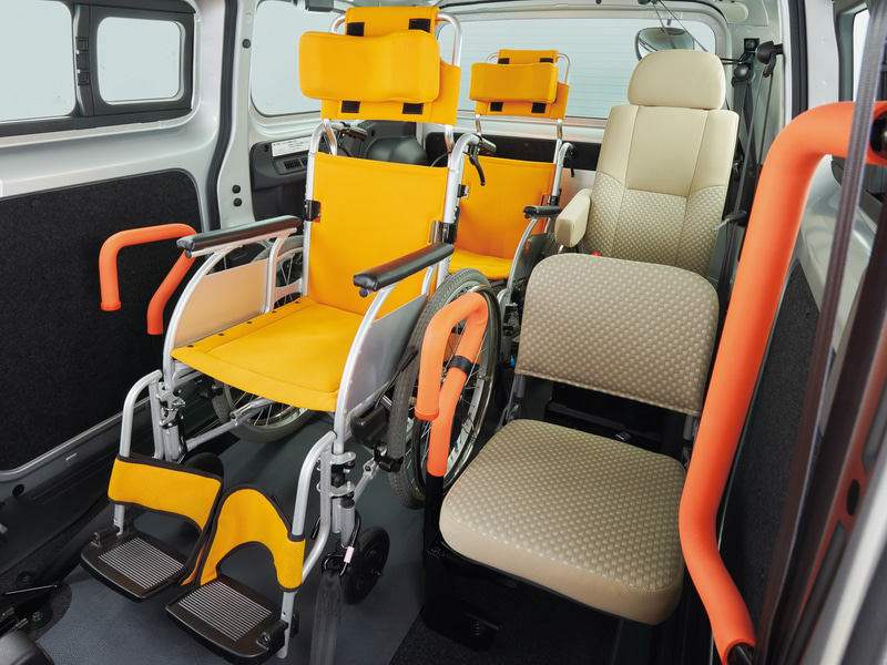 車いすの乗降性を向上させる改良を実施