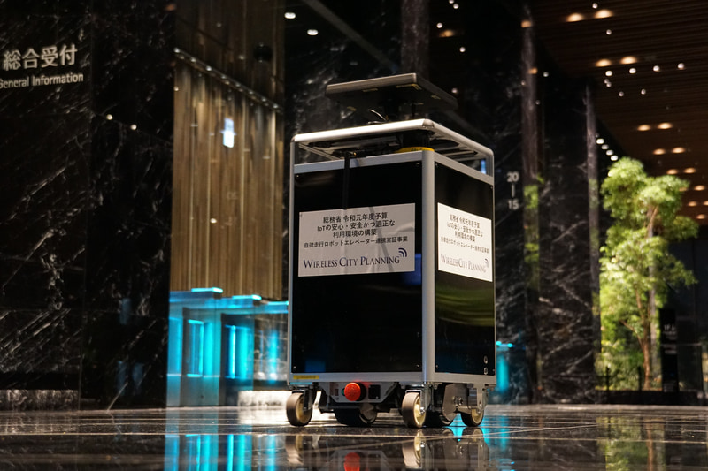 自律走行ロボットのCuboidくん。LTE、LPWA、Wi-Fiといった複数の通信規格に対応。人感センサーなど各種センサーを搭載する