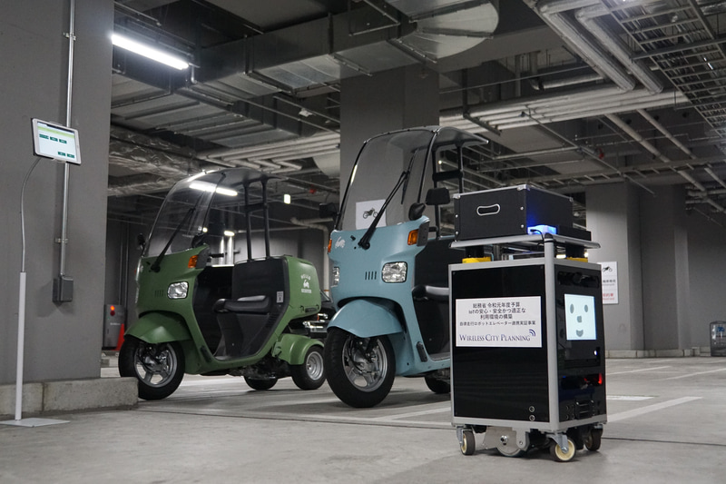 地下駐車場に待機するCuboidくん